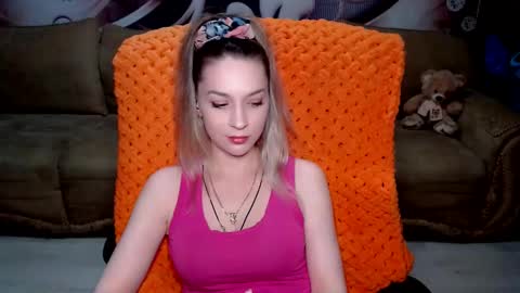 Snapshot of lovellymalina chatting on 02-05-25, 04:36 private open online show from 02-05-25, 04:36
