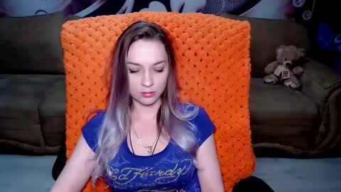 Snapshot of lovellymalina chatting on 02-08-25, 02:27 private open online show from 02-08-25, 02:27