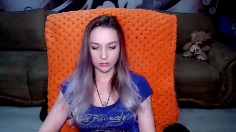 Snapshot of lovellymalina chatting on 02-08-25, 05:39 private open online show from 02-08-25, 05:39