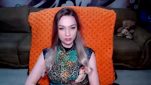 Snapshot of lovellymalina chatting on 02-12-25, 01:37 private open online show from 02-12-25, 01:37