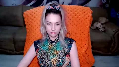 Snapshot of lovellymalina chatting on 02-16-25, 05:37 private open online show from 02-16-25, 05:37