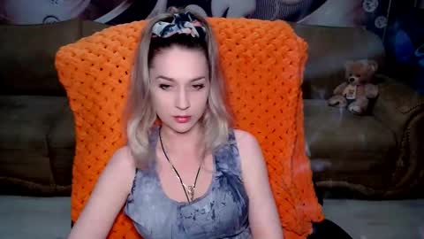 Snapshot of lovellymalina chatting on 02-18-25, 02:38 private open online show from 02-18-25, 02:38