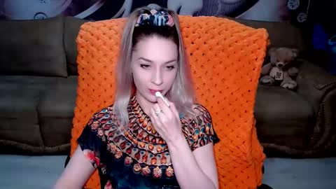 Snapshot of lovellymalina chatting on 03-01-25, 04:44 private open online show from 03-01-25, 04:44