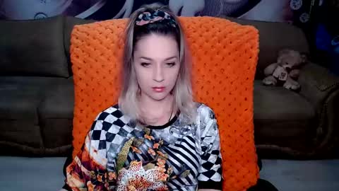 Snapshot of lovellymalina chatting on 03-02-25, 11:39 private open online show from 03-02-25, 11:39