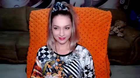 Snapshot of lovellymalina chatting on 03-02-25, 02:43 private open online show from 03-02-25, 02:43