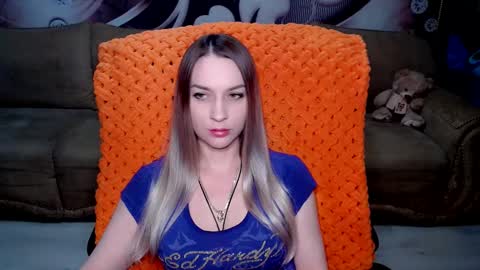 Snapshot of lovellymalina chatting on 03-03-25, 05:18 private open online show from 03-03-25, 05:18