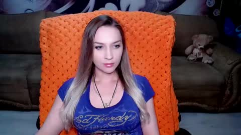 Snapshot of lovellymalina chatting on 03-08-25, 04:28 private open online show from 03-08-25, 04:28