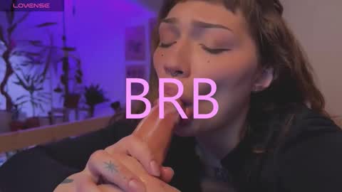 Elsa online show from 12-18-25, 05:24