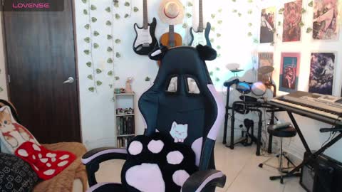 Cassie online show from 03-31-26, 05:52