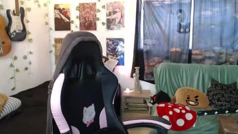 Cassie online show from 04-23-26, 09:50