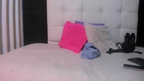 Chloe online show from 11-14-25, 01:21