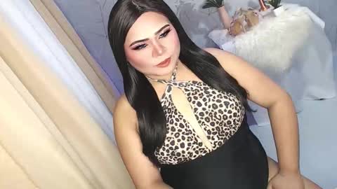 Snapshot of lovely_dale chatting on 10-09-25, 12:14 Lovely Dale online show from 10-09-25, 12:14