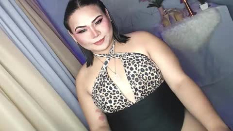 Snapshot of lovely_dale chatting on 10-15-25, 03:56 Lovely Dale online show from 10-15-25, 03:56