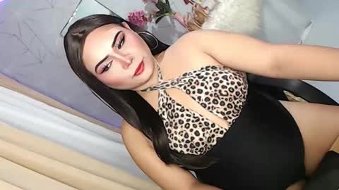 Snapshot of lovely_dale chatting on 10-24-25, 04:03 Lovely Dale online show from 10-24-25, 04:03