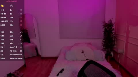 Emma online show from 05-19-26, 02:40