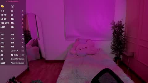Emma online show from 05-20-26, 01:28