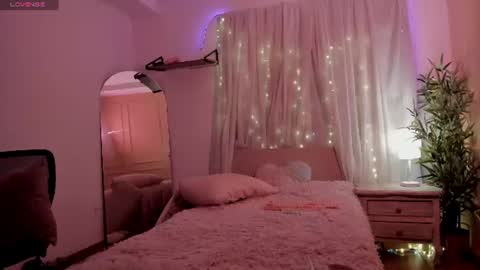 Emma online show from 07-17-26, 01:51