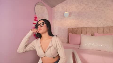 lovely_julls online show from 02-12-26, 02:34