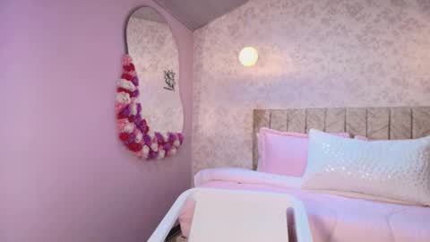 lovely_julls online show from 02-18-26, 02:24