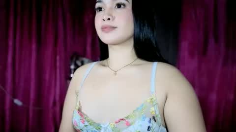 Snapshot of lovely_kurtny04 chatting on 05-21-26, 12:01 LOVE online show from 05-21-26, 12:01