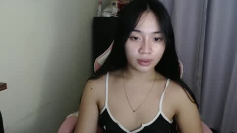lovely_leah23 online show from 10-21-25, 09:48