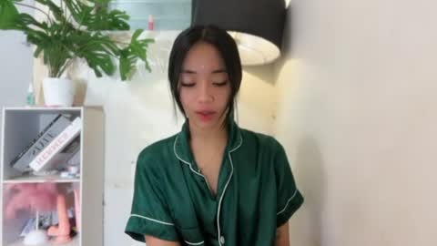 Snapshot of lovely_leah23 chatting on 06-12-26, 11:03 lovely_leah23 online show from 06-12-26, 11:03