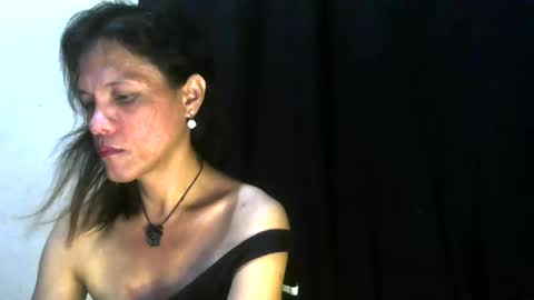 Snapshot of lovely_manificent4u chatting on 04-10-26, 03:23 Lest online show from 04-10-26, 03:23