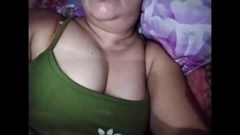 lovely_orchid online show from 10-08-25, 09:51