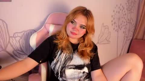 Snapshot of lovely_paris_01 chatting on 07-21-26, 05:32 Paris Rose online show from 07-21-26, 05:32