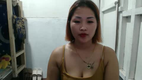 Snapshot of lovely_singlemom chatting on 05-03-26, 10:43 ask me dear online show from 05-03-26, 10:43
