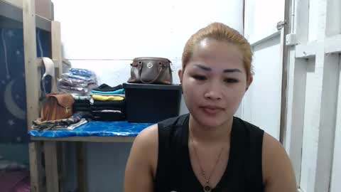 Snapshot of lovely_singlemom chatting on 05-18-26, 11:32 ask me dear online show from 05-18-26, 11:32