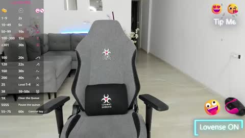 lovelybianca_ online show from 11-05-25, 09:15