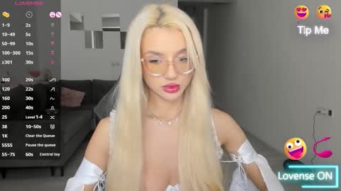 lovelybianca_ online show from 02-15-26, 10:28