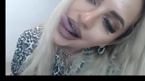 Snapshot of lovelyblondyxxx chatting on 02-18-25, 02:05 PrAllinXXXa online show from 02-18-25, 02:05