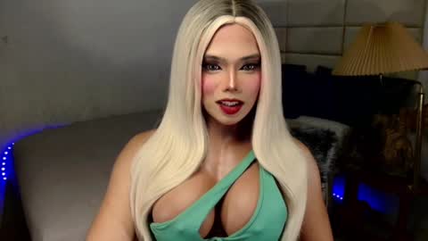 Snapshot of lovelycarel_777 chatting on 11-17-25, 03:51 LOVELY CAREL 777 online show from 11-17-25, 03:51