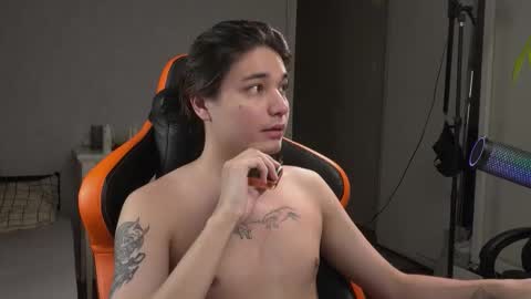 lovelydany3 online show from 01-18-26, 04:00