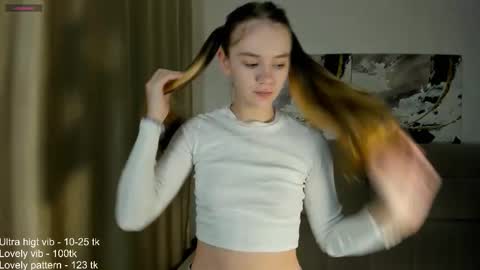 Snapshot of lovelygracee chatting on 09-14-25, 05:23 lovelygracee online show from 09-14-25, 05:23