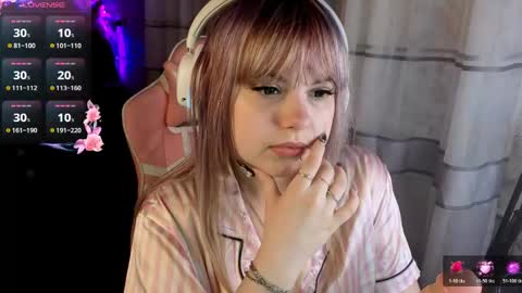 Snapshot of lovelykristii chatting on 05-03-26, 11:55 hristie online show from 05-03-26, 11:55