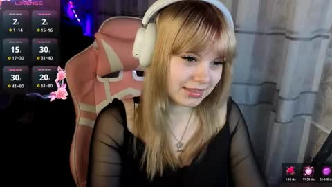 Snapshot of lovelykristii chatting on 05-08-26, 09:53 hristie online show from 05-08-26, 09:53