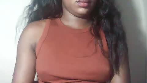 lovelylarra online show from 04-06-26, 08:21