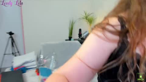 Lola online show from 10-12-25, 10:31