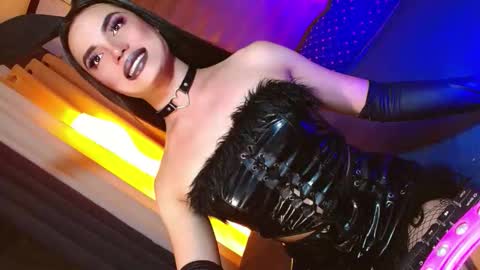 Snapshot of lovelymiss_shyna11 chatting on 05-09-26, 08:41 lovelymiss_shyna11 online show from 05-09-26, 08:41