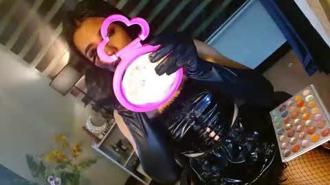 Snapshot of lovelymiss_shyna11 chatting on 05-11-26, 04:29 lovelymiss_shyna11 online show from 05-11-26, 04:29