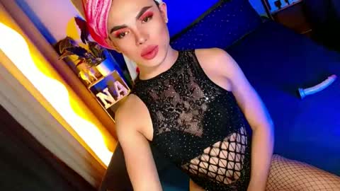 lovelymiss_shyna11 online show from 06-15-26, 04:42