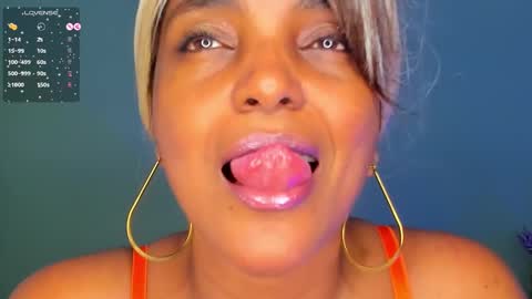 Snapshot of lovelynickyy chatting on 02-08-25, 08:10 Nicky online show from 02-08-25, 08:10