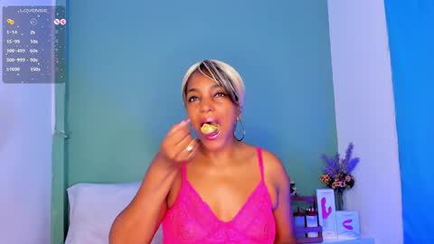 Snapshot of lovelynickyy chatting on 02-16-25, 01:27 Nicky online show from 02-16-25, 01:27