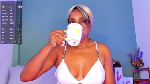 Snapshot of lovelynickyy chatting on 03-05-25, 12:44 Nicky online show from 03-05-25, 12:44