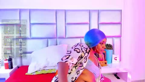 Snapshot of lovelynickyy chatting on 09-12-25, 01:33 Nicky online show from 09-12-25, 01:33