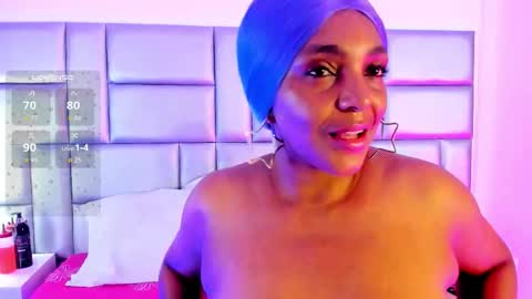 Snapshot of lovelynickyy chatting on 09-14-25, 01:10 Nicky online show from 09-14-25, 01:10