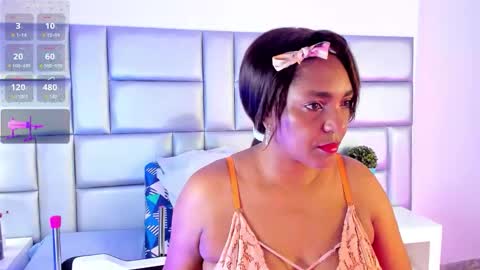 Snapshot of lovelynickyy chatting on 10-27-25, 12:53 Nicky online show from 10-27-25, 12:53